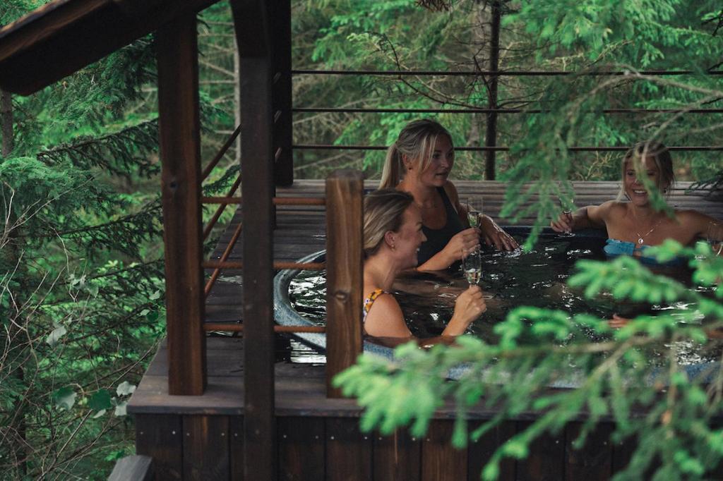 Hyssna Forest Resort Bagian luar foto